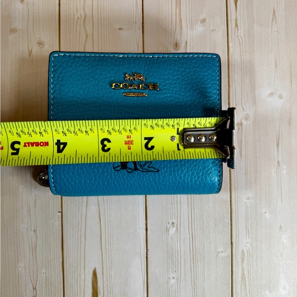 Coach x Peanuts Linus Wallet Blue Snap NWT 75th Anniversary CBN91 - Picture 6 of 7